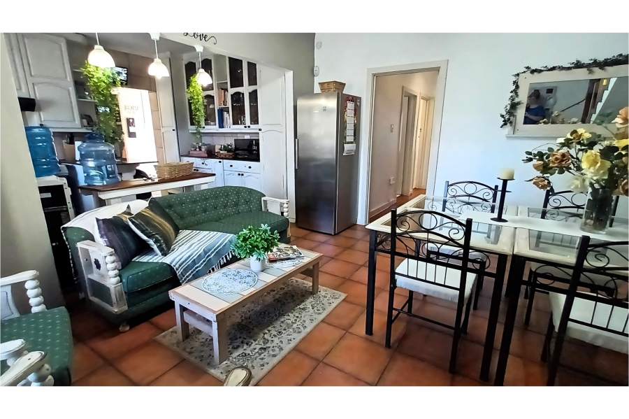 7 Bedroom Property for Sale in Bonza Bay Eastern Cape